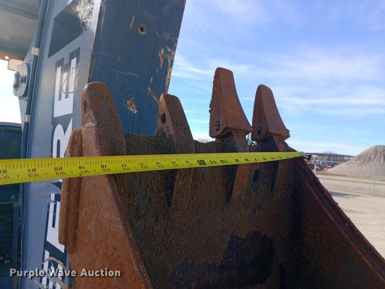 image for item EN8577 2012 John Deere 310J backhoe