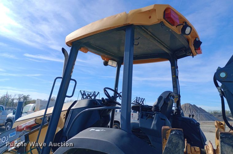 image for item EN8577 2012 John Deere 310J backhoe