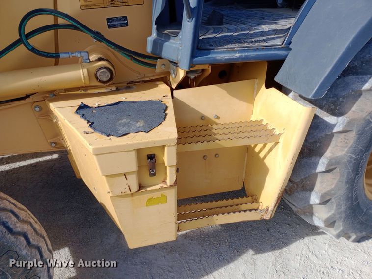 image for item EN8577 2012 John Deere 310J backhoe