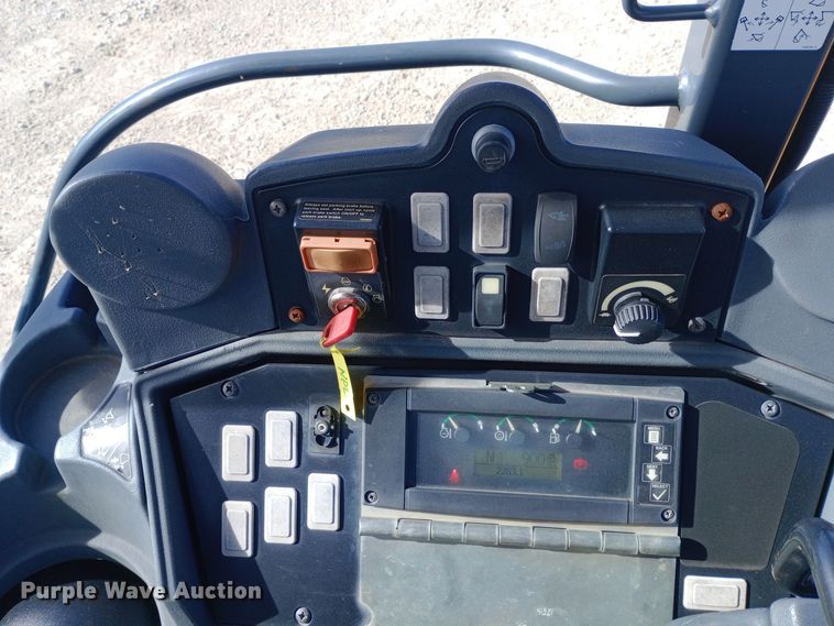 image for item EN8577 2012 John Deere 310J backhoe