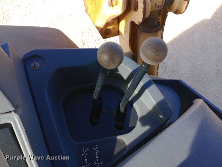 image for item EN8577 2012 John Deere 310J backhoe