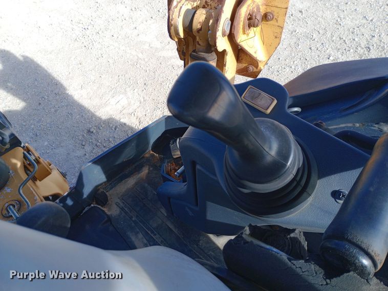 image for item EN8577 2012 John Deere 310J backhoe