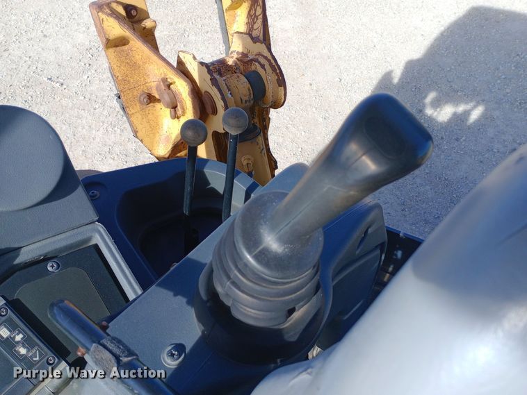 image for item EN8577 2012 John Deere 310J backhoe