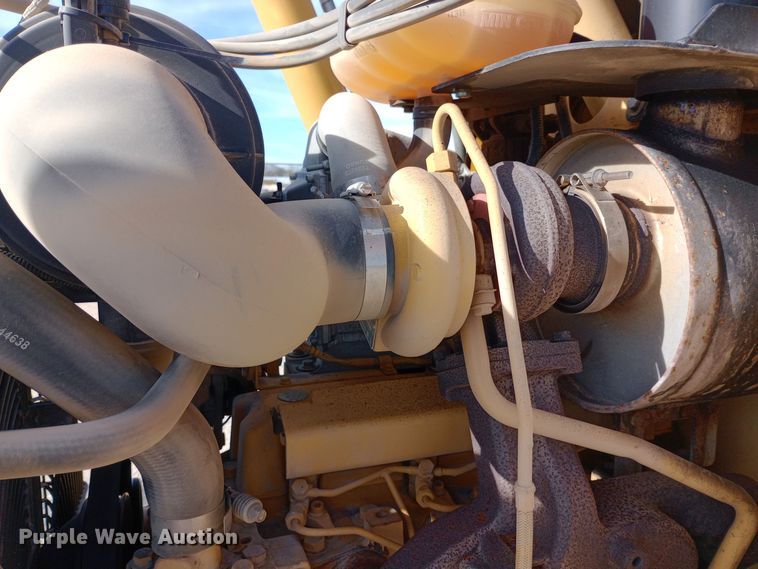 image for item EN8577 2012 John Deere 310J backhoe