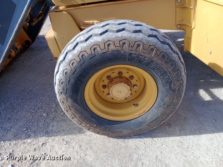 image for item EN8577 2012 John Deere 310J backhoe