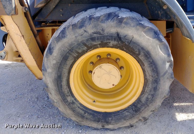 image for item EN8577 2012 John Deere 310J backhoe