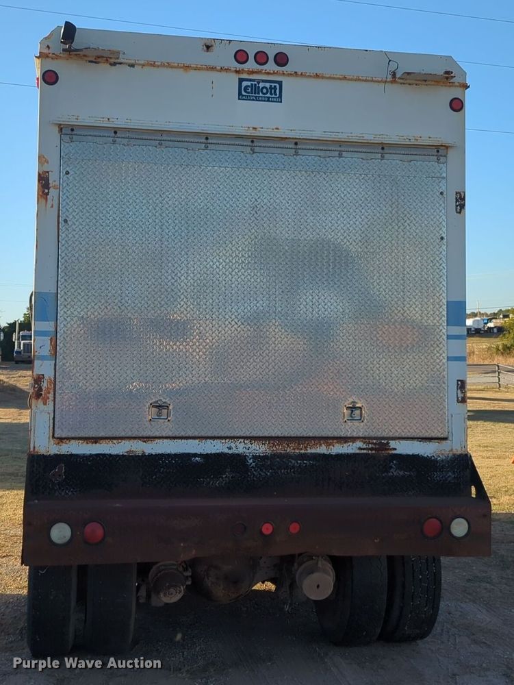 image for item EQ2398 1995 Ford L8000 fuel / lube truck