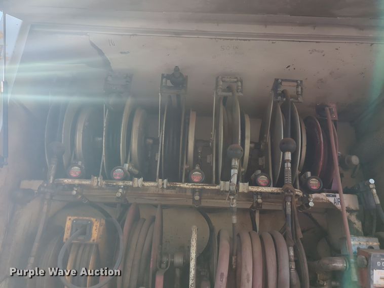 image for item EQ2398 1995 Ford L8000 fuel / lube truck