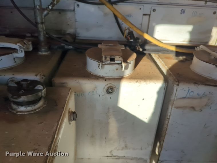 image for item EQ2398 1995 Ford L8000 fuel / lube truck