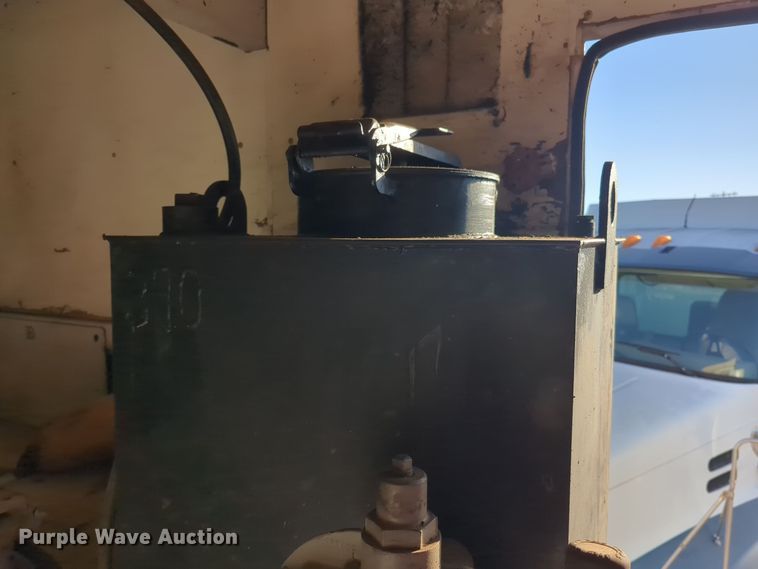 image for item EQ2398 1995 Ford L8000 fuel / lube truck