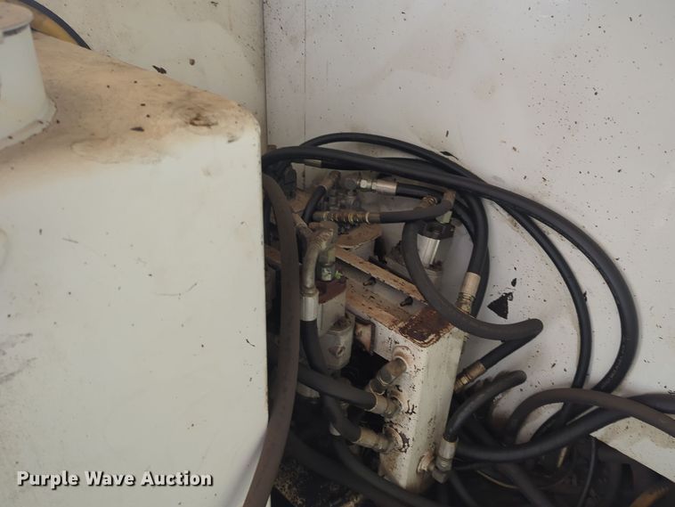 image for item EQ2398 1995 Ford L8000 fuel / lube truck