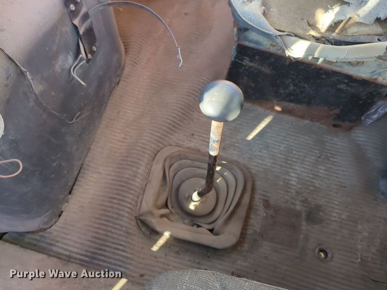 image for item EQ2398 1995 Ford L8000 fuel / lube truck