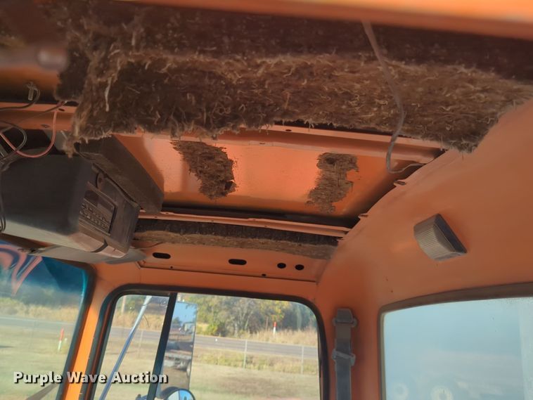 image for item EQ2398 1995 Ford L8000 fuel / lube truck