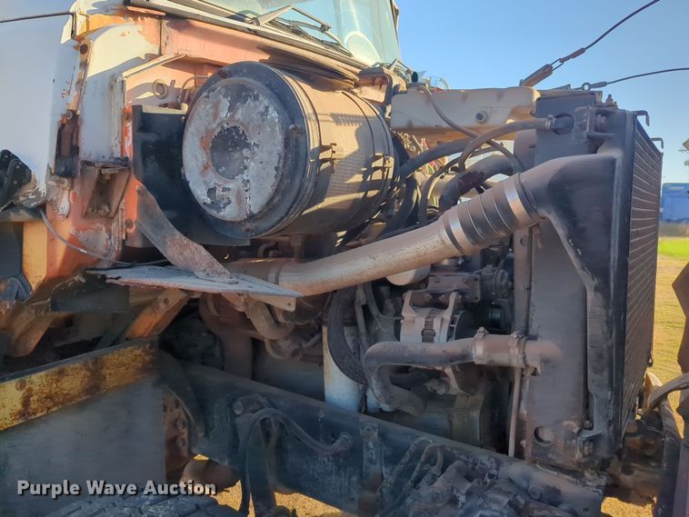 image for item EQ2398 1995 Ford L8000 fuel / lube truck