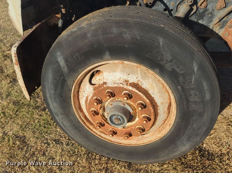 image for item EQ2398 1995 Ford L8000 fuel / lube truck