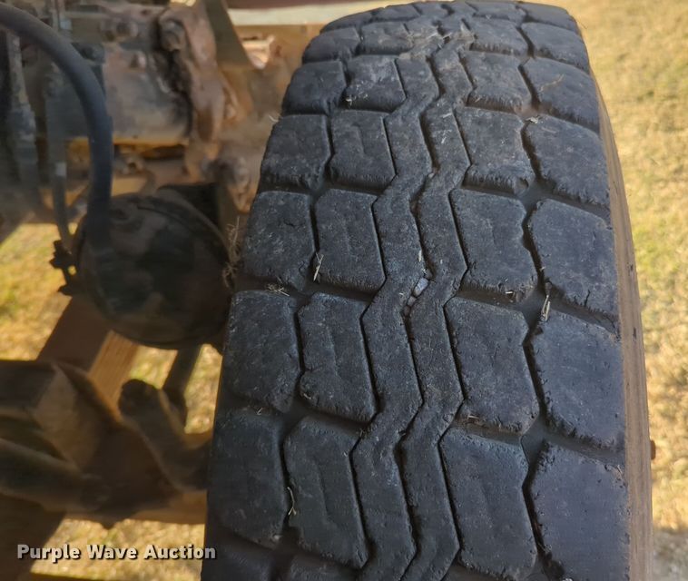 image for item EQ2398 1995 Ford L8000 fuel / lube truck