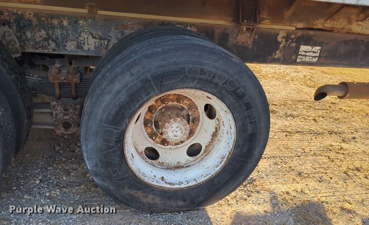 image for item EQ2398 1995 Ford L8000 fuel / lube truck