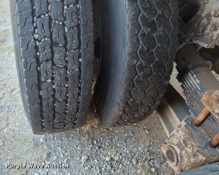 image for item EQ2398 1995 Ford L8000 fuel / lube truck