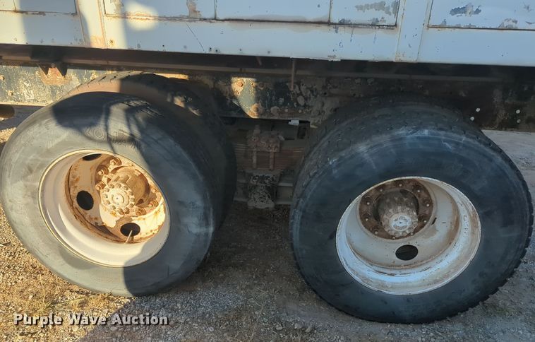 image for item EQ2398 1995 Ford L8000 fuel / lube truck