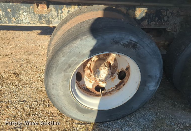 image for item EQ2398 1995 Ford L8000 fuel / lube truck