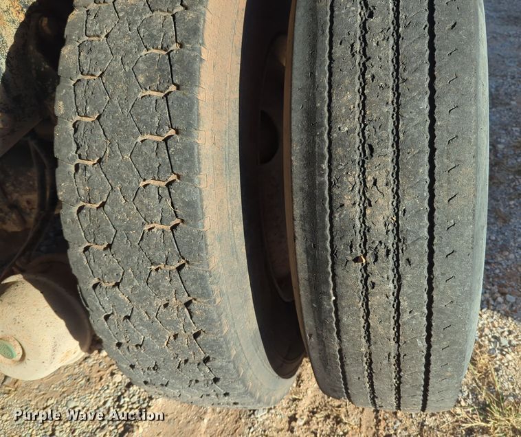 image for item EQ2398 1995 Ford L8000 fuel / lube truck