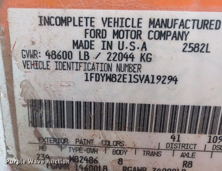 image for item EQ2398 1995 Ford L8000 fuel / lube truck