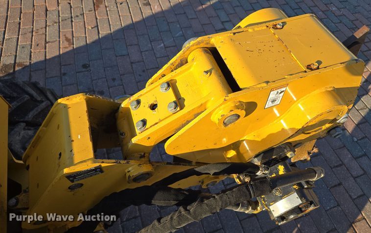 image for item EQ3603 2014 Vermeer  LM42  trencher