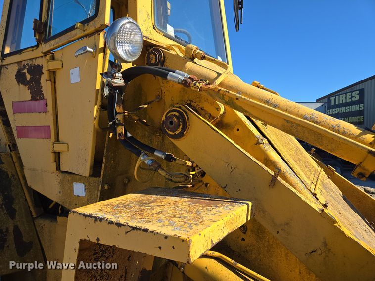 image for item EQ3640 1971 Case W20 wheel loader