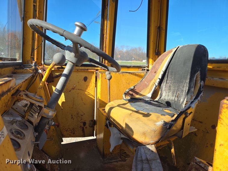 image for item EQ3640 1971 Case W20 wheel loader