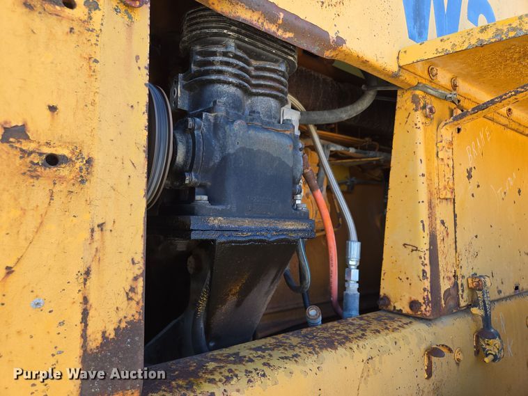 image for item EQ3640 1971 Case W20 wheel loader