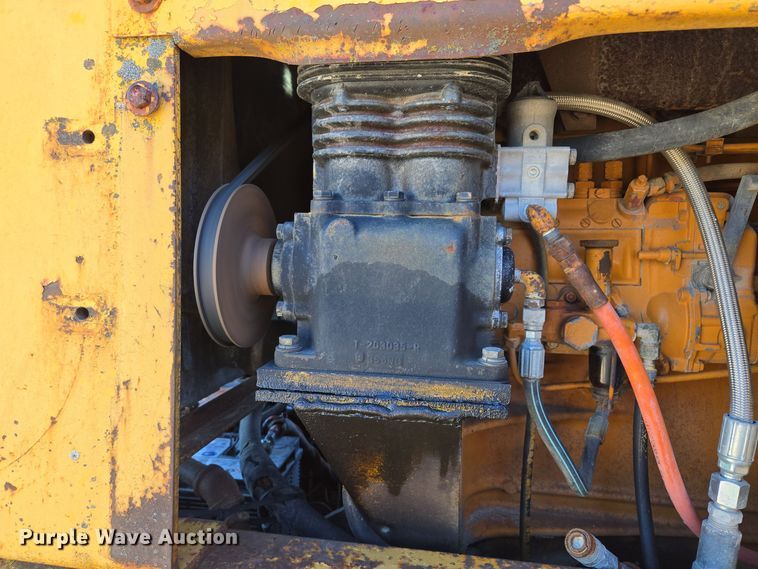 image for item EQ3640 1971 Case W20 wheel loader