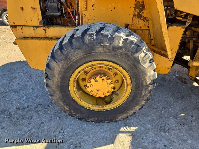 image for item EQ3640 1971 Case W20 wheel loader