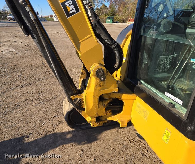 image for item EQ3650 2018 Caterpillar  305.5E2 mini excavator