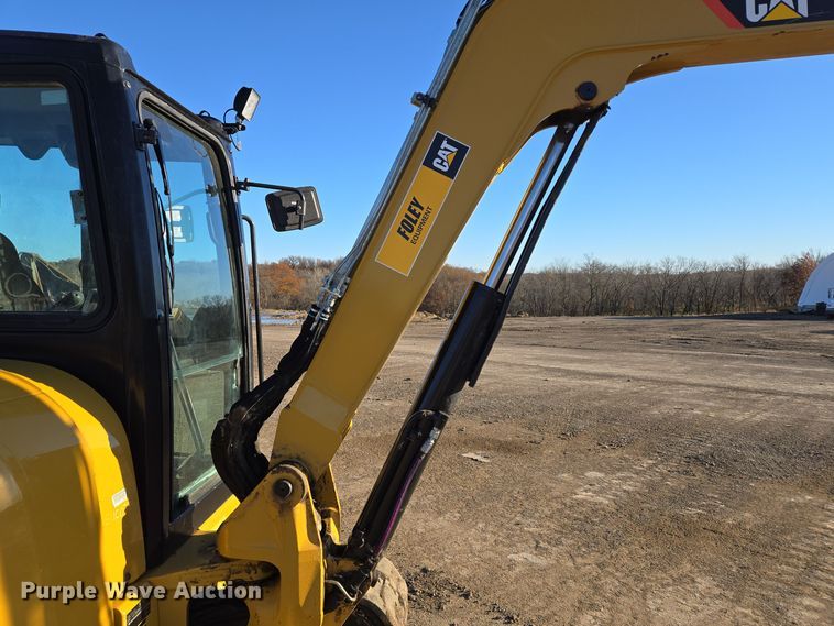 image for item EQ3650 2018 Caterpillar  305.5E2 mini excavator