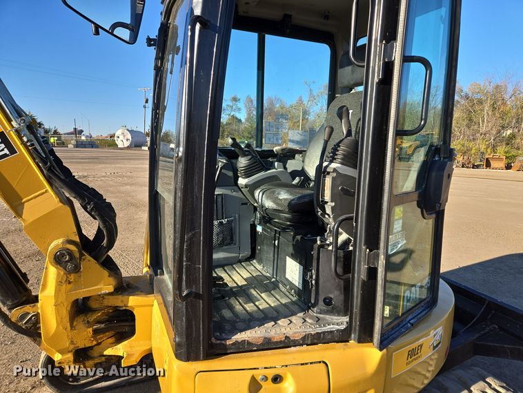 image for item EQ3650 2018 Caterpillar  305.5E2 mini excavator