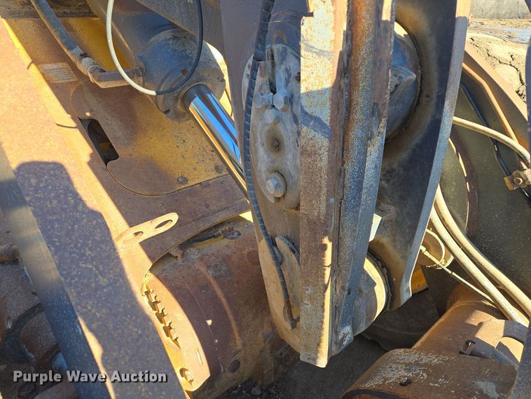 image for item EQ3652 2012 John Deere  644K wheel loader