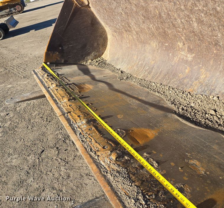 image for item EQ3652 2012 John Deere  644K wheel loader