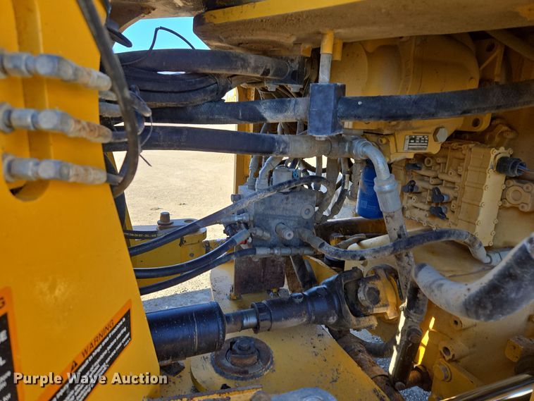 image for item EQ3652 2012 John Deere  644K wheel loader