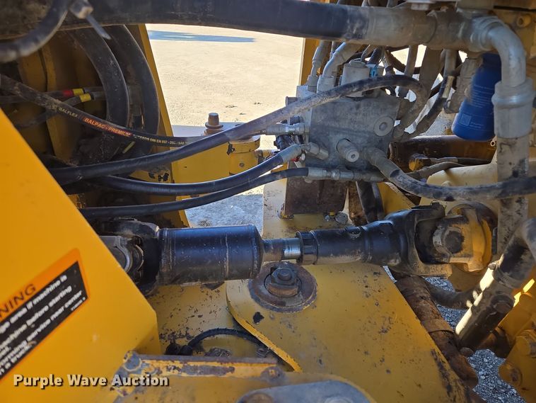 image for item EQ3652 2012 John Deere  644K wheel loader