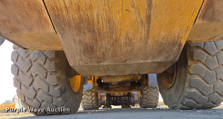 image for item EQ3652 2012 John Deere  644K wheel loader