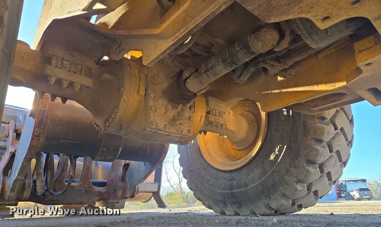 image for item EQ3652 2012 John Deere  644K wheel loader