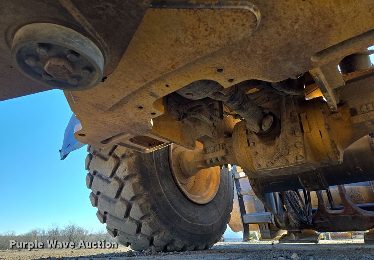 image for item EQ3652 2012 John Deere  644K wheel loader