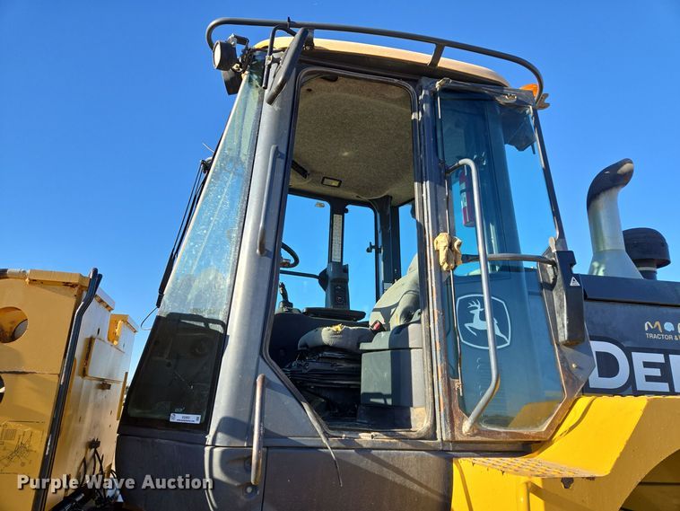 image for item EQ3652 2012 John Deere  644K wheel loader