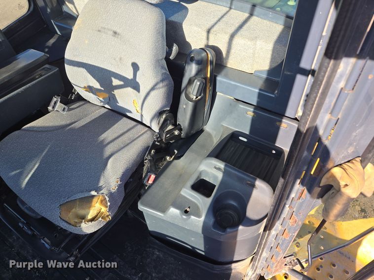 image for item EQ3652 2012 John Deere  644K wheel loader