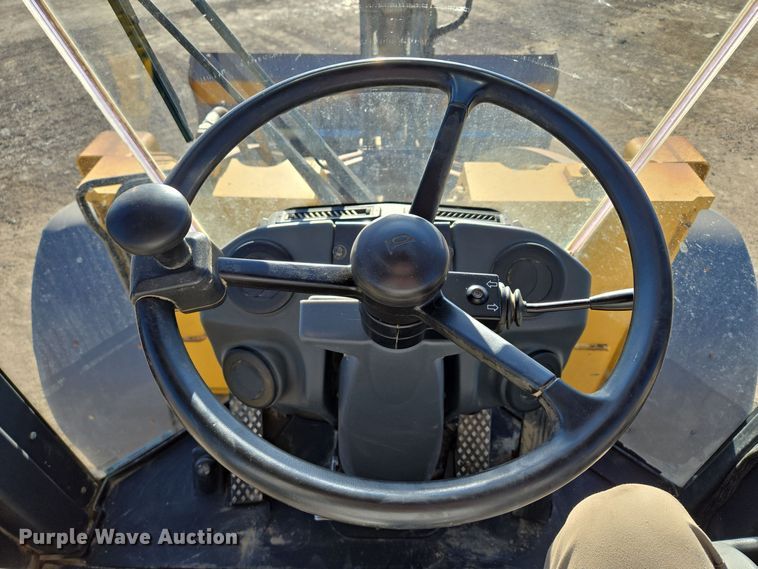 image for item EQ3652 2012 John Deere  644K wheel loader