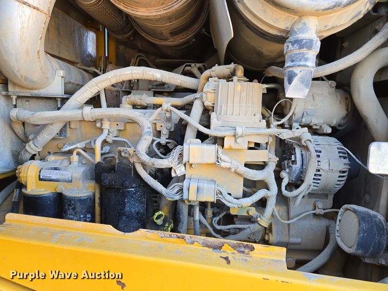 image for item EQ3652 2012 John Deere  644K wheel loader