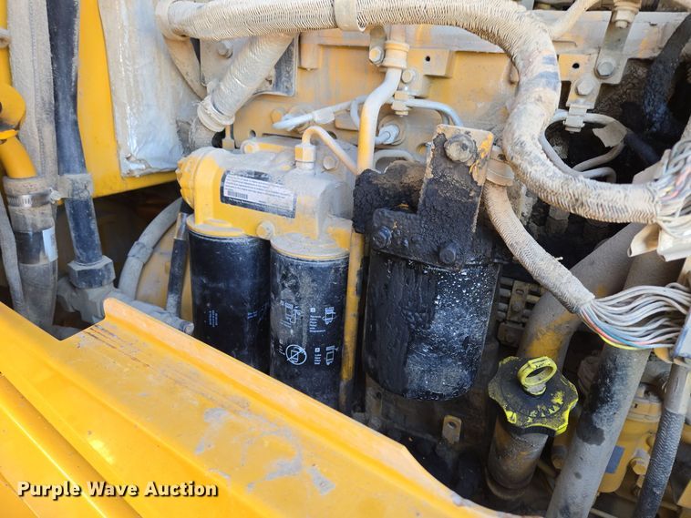 image for item EQ3652 2012 John Deere  644K wheel loader