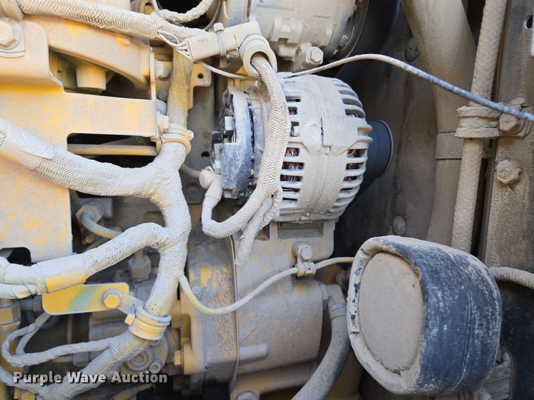 image for item EQ3652 2012 John Deere  644K wheel loader