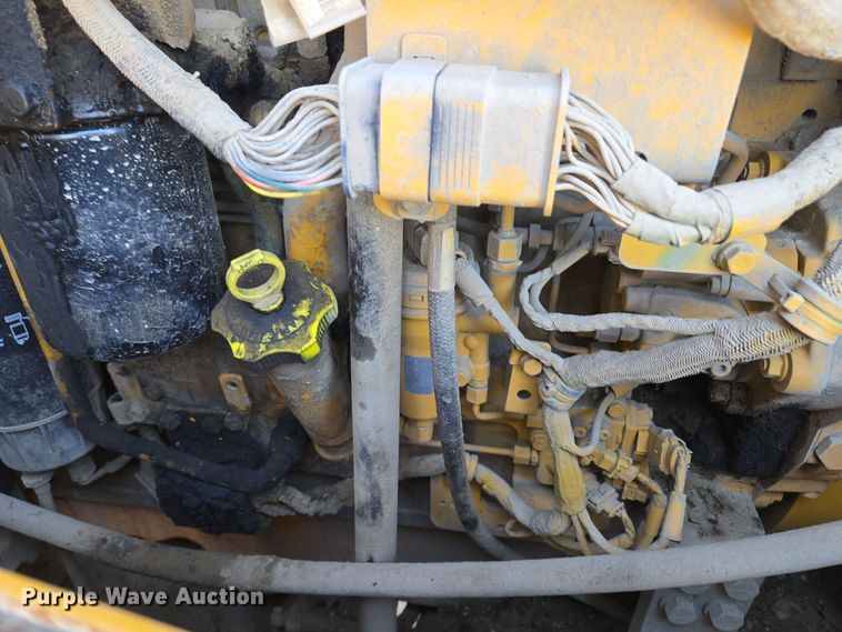 image for item EQ3652 2012 John Deere  644K wheel loader