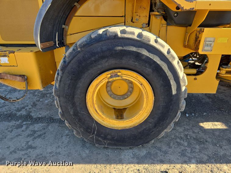 image for item EQ3652 2012 John Deere  644K wheel loader